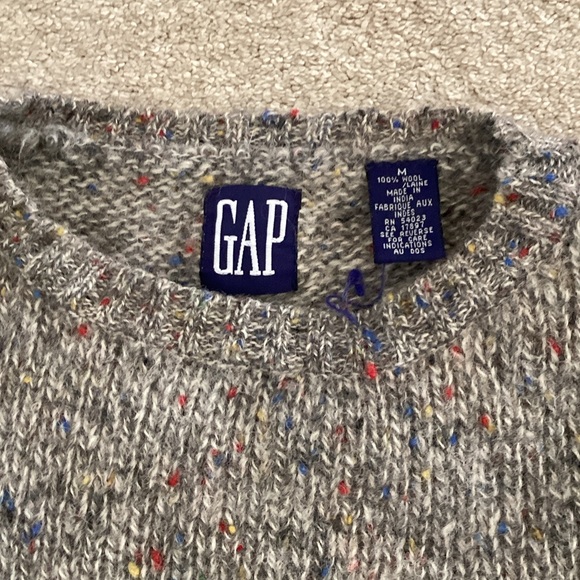 GAP Heathered Gray Knit Sweater - Picture 3 of 5